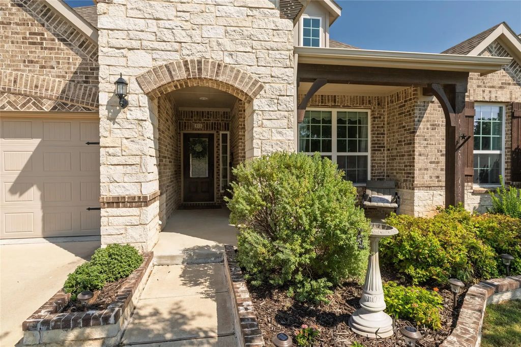 932 Basket Willow Terrace, Fort Worth
