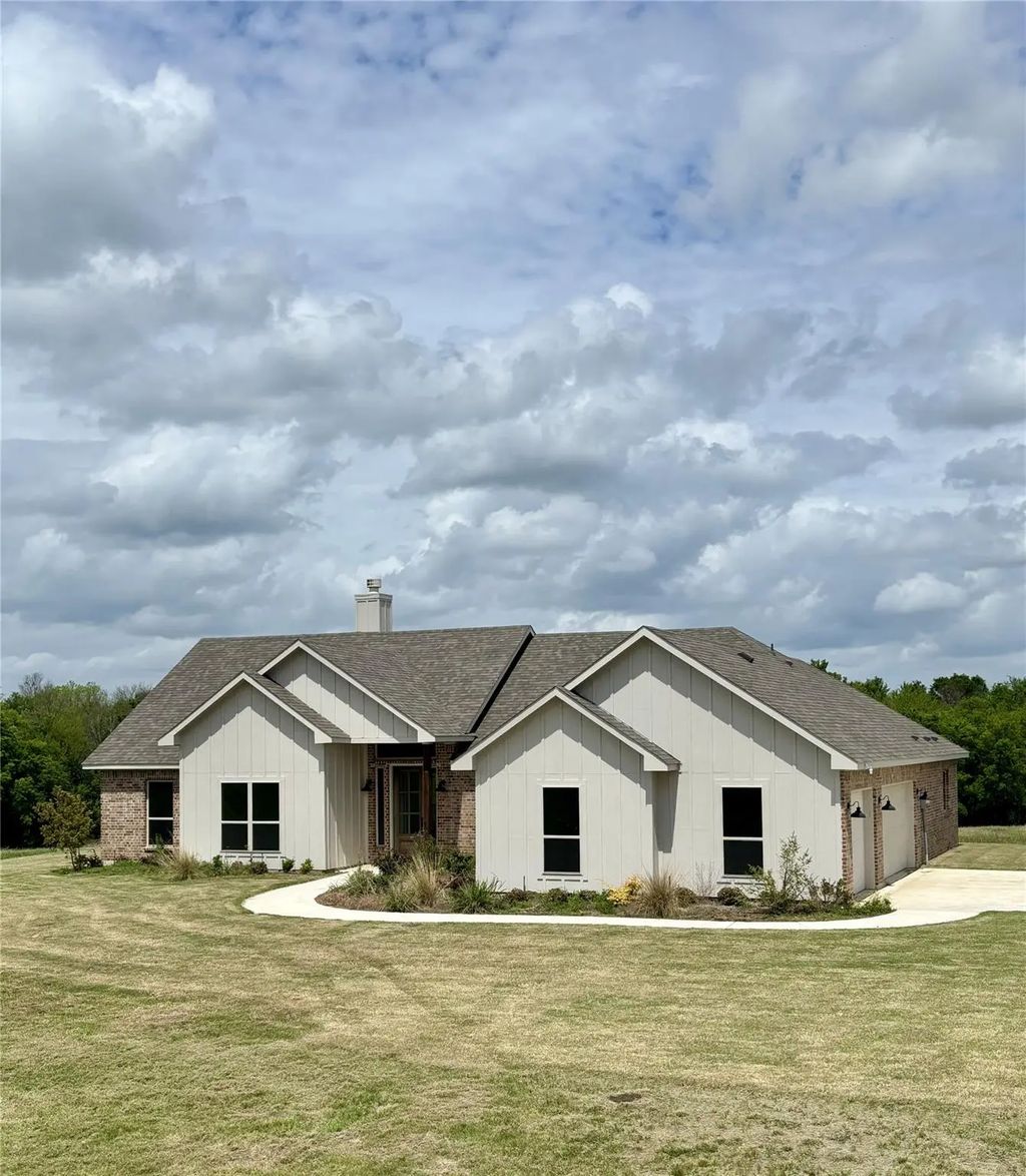 1026 Cr 1610, Lone Oak