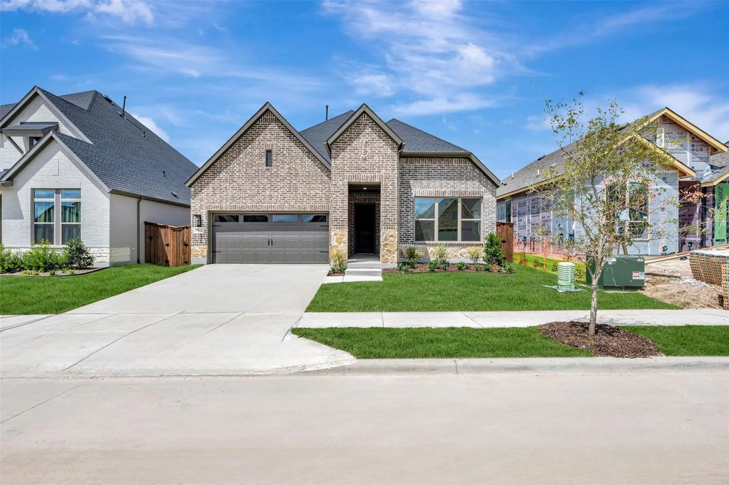 7812 Pondview Lane, Fort Worth