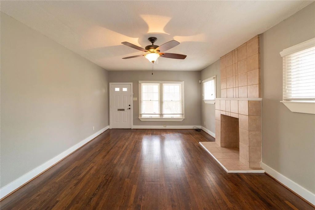 2226 W Rosedale Street S 100, Fort Worth