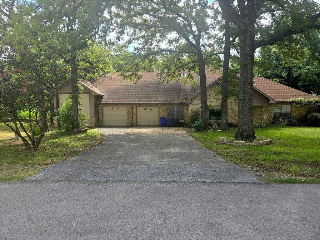 6313 Bettinger Drive, Colleyville