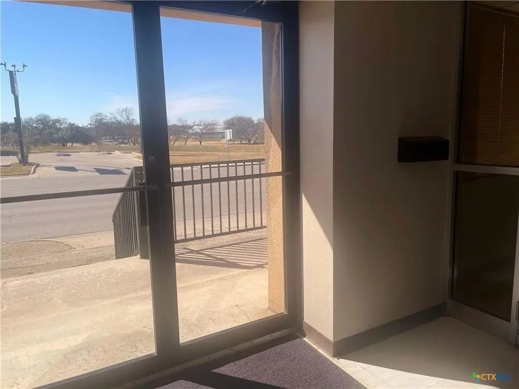 1305 S Key Avenue, Lampasas