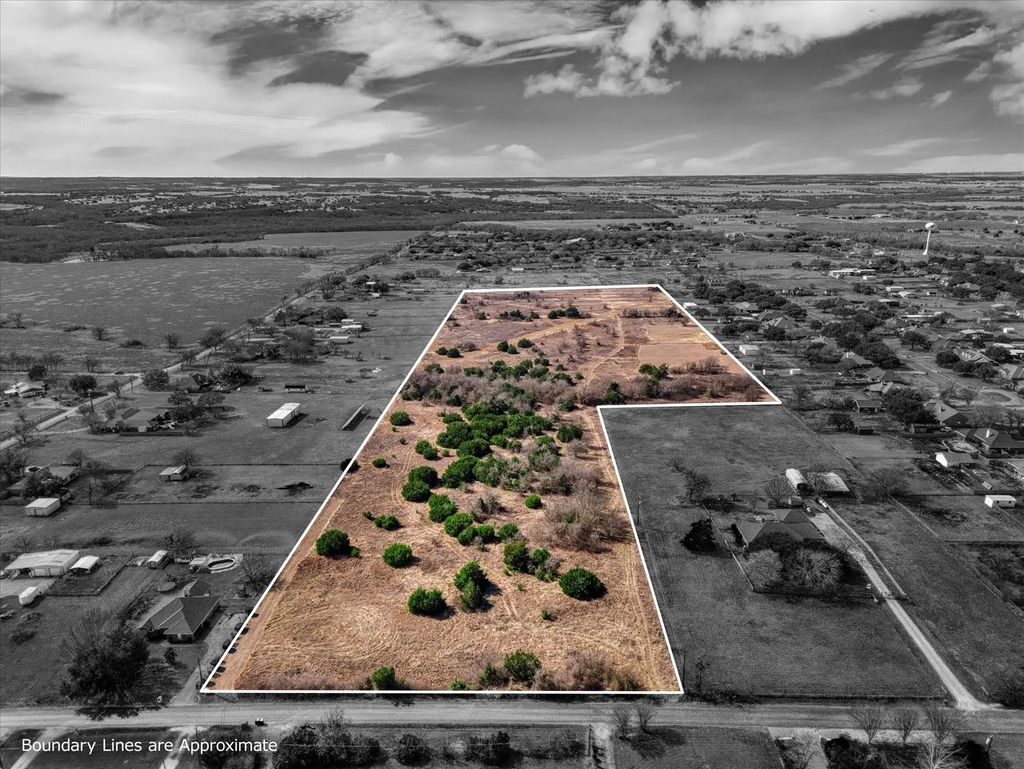 1830 Southern View, Lorena