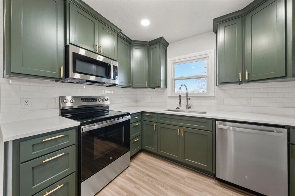 2400 S 26th Street, Waco
