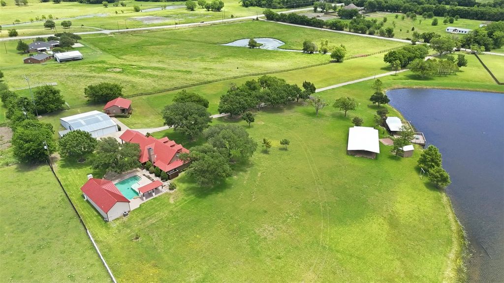 13914 Overlook, Forney