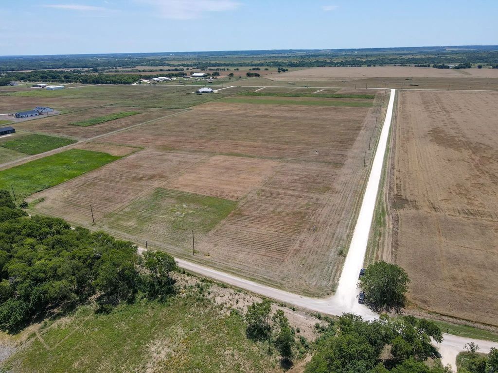 9125 County Road 101a, Grandview