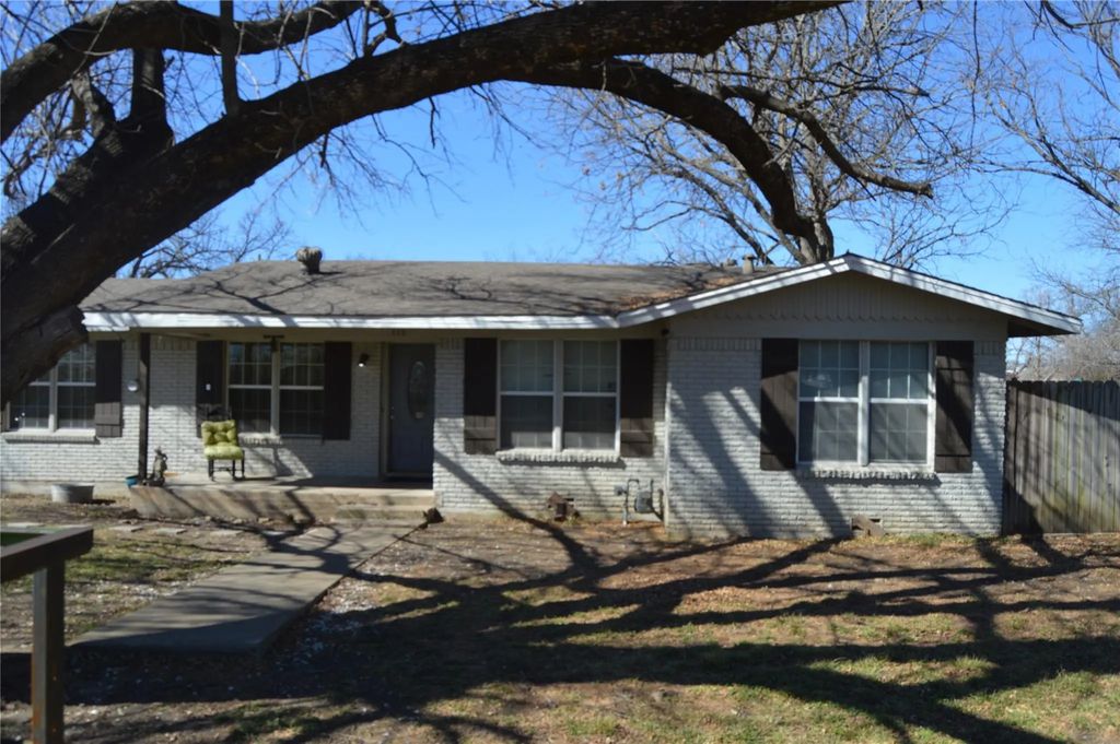 112 S 2nd Street, Godley