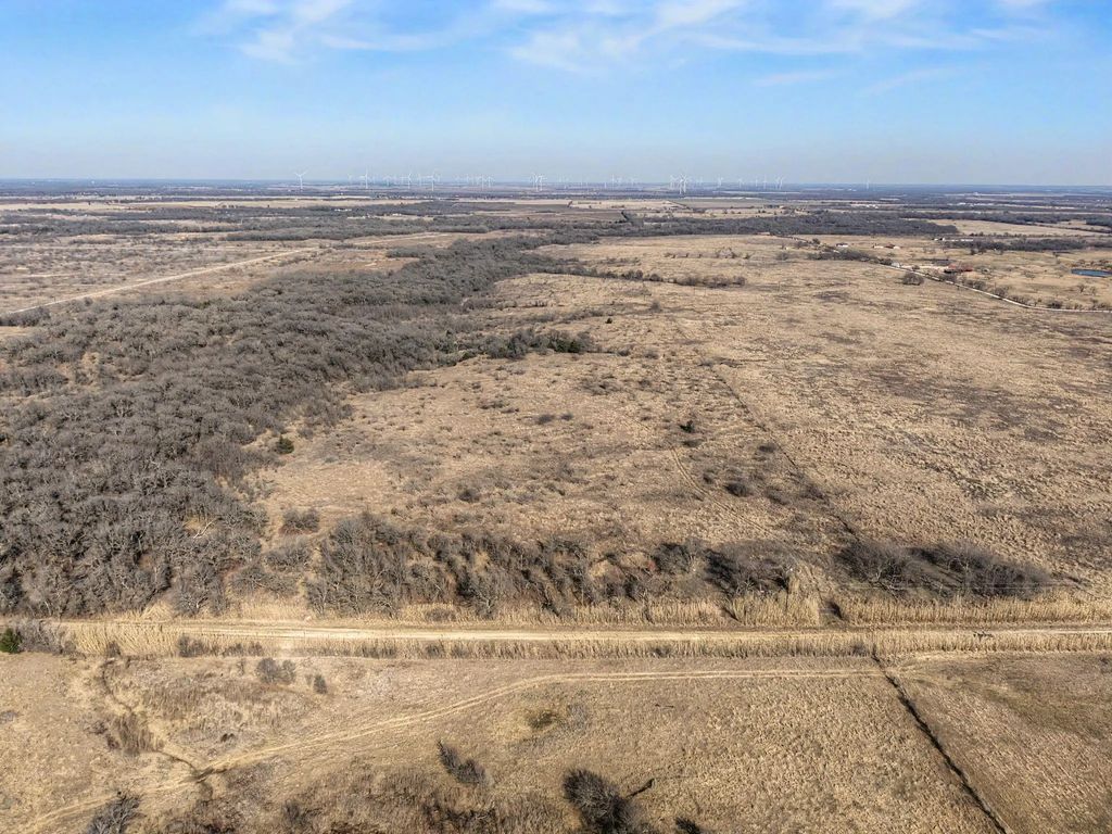 County Road 3368, Hubbard