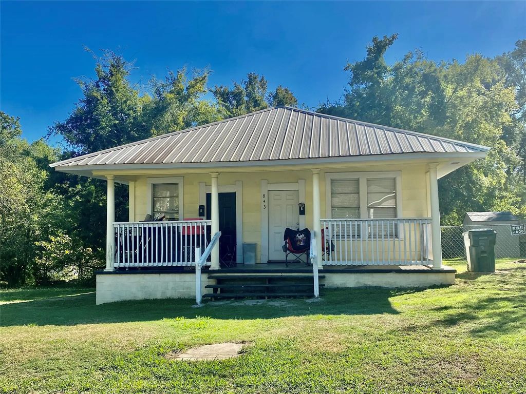 843 College Street, Shreveport