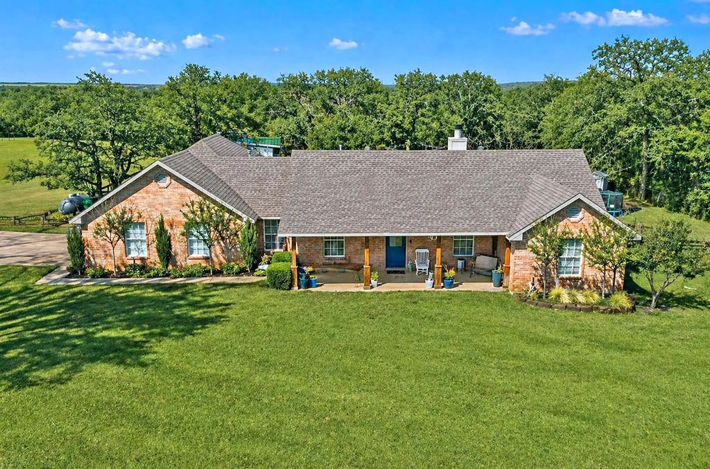 2590 W Blackjack Road, Aubrey