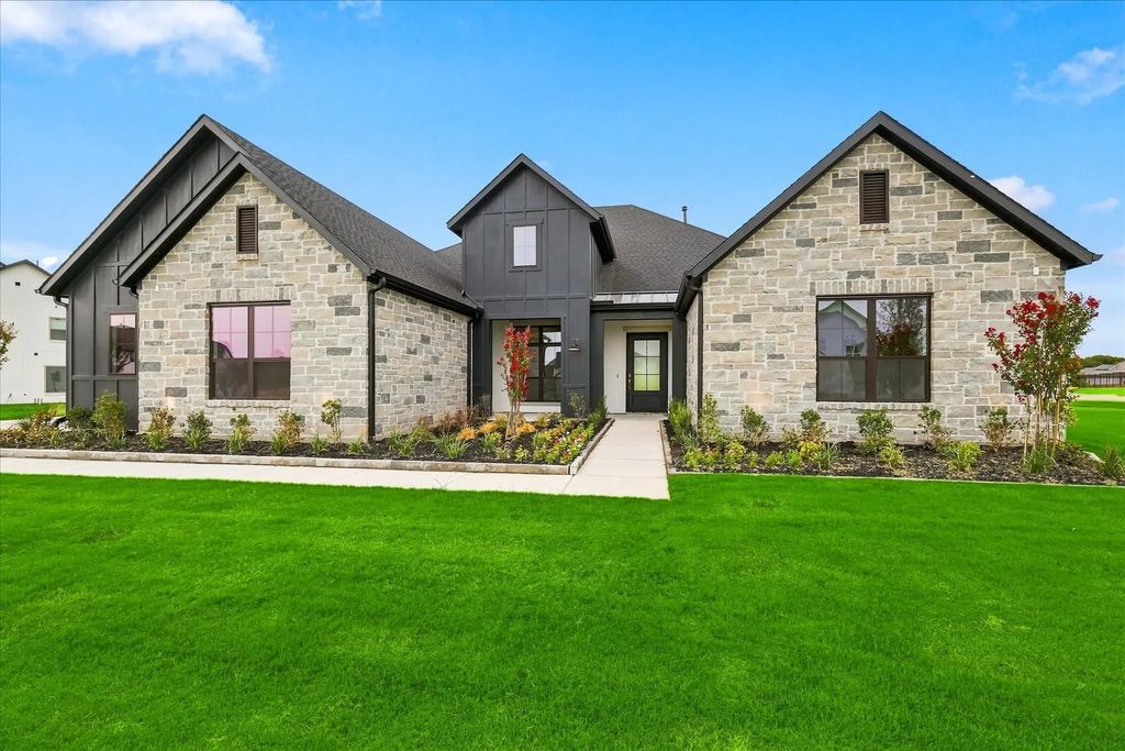 1303 Live Oak Lane, Oak Point