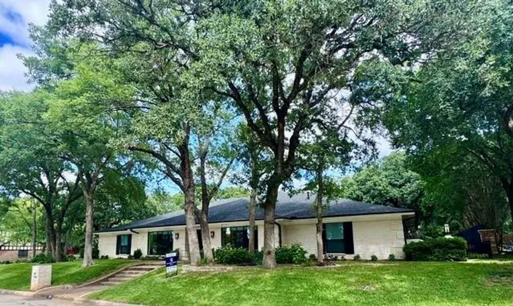 501 N Havenwood Lane, Fort Worth