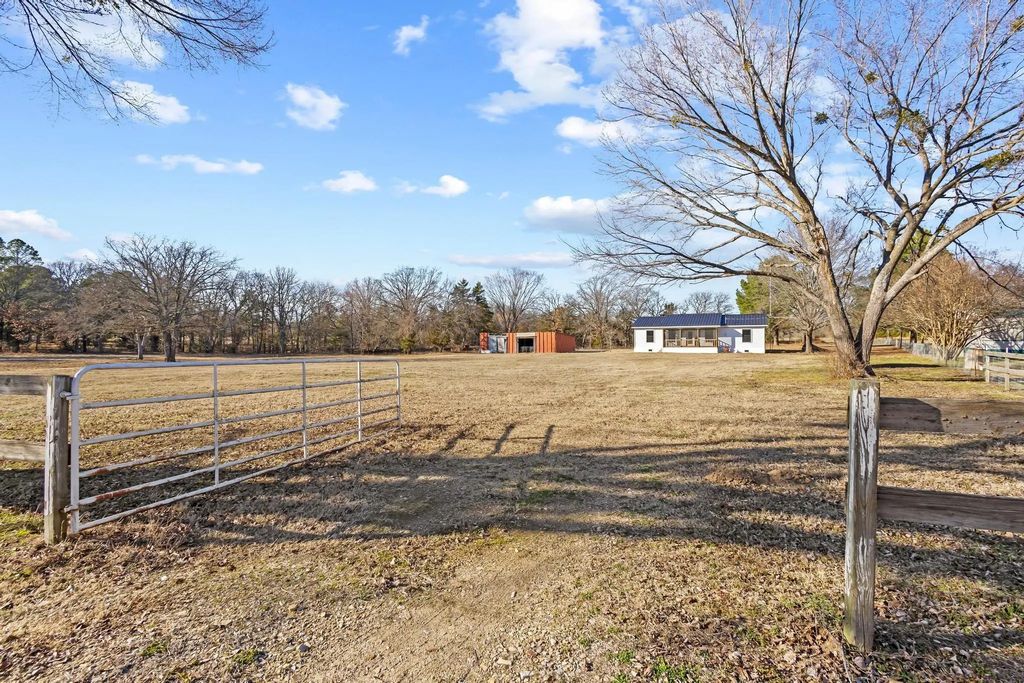 4572 County Road 2700, Telephone