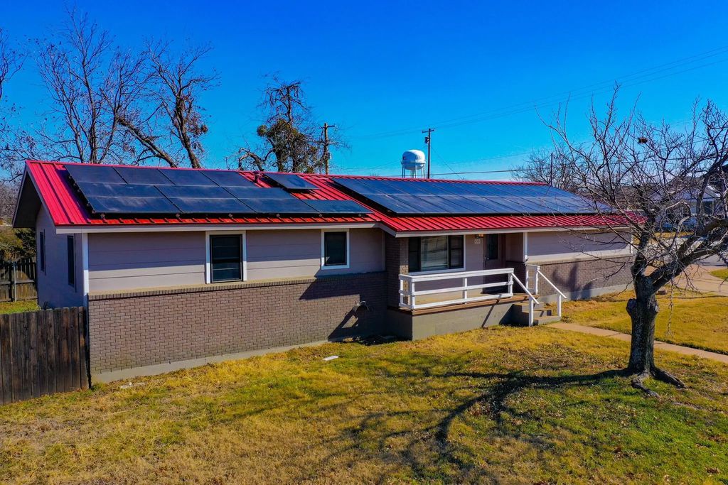 202 N 10th Street, Jacksboro