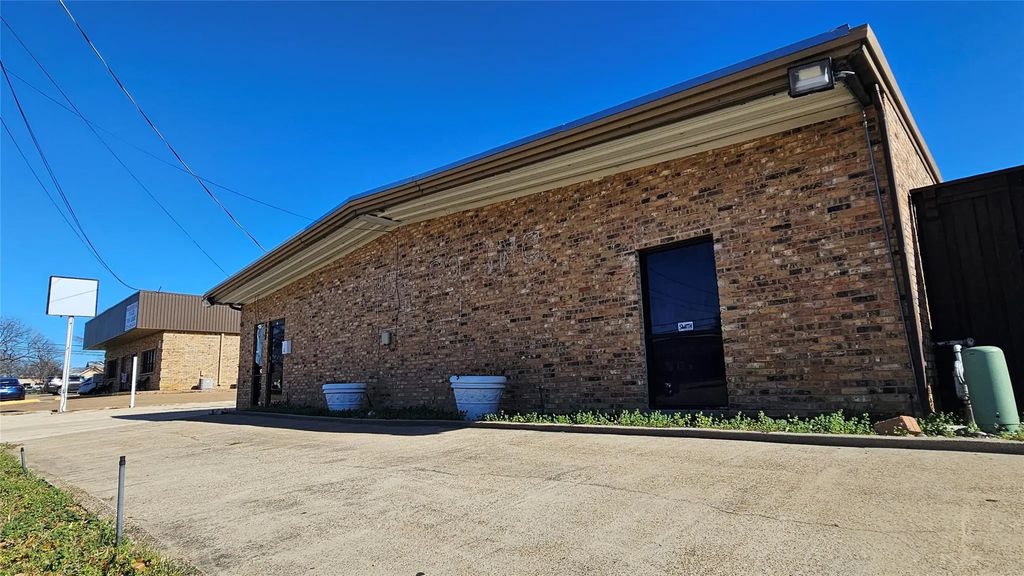 624 S Bryan Belt Line Road, Mesquite