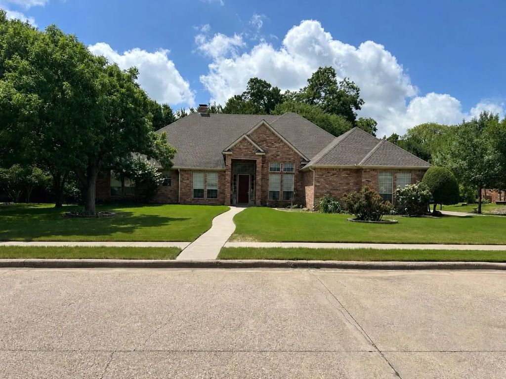 1810 Plum Creek Drive, Midlothian