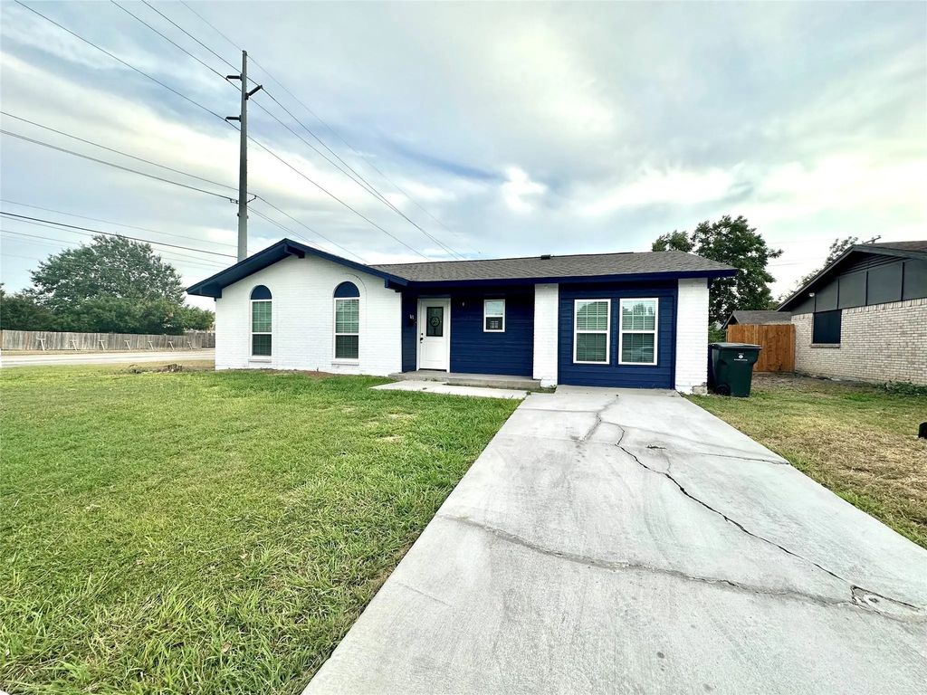 1322 Shorecrest Drive, Garland