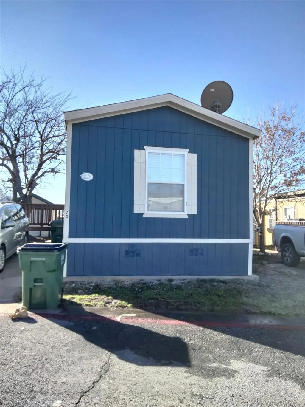 709 N Collins Freeway 70, Howe