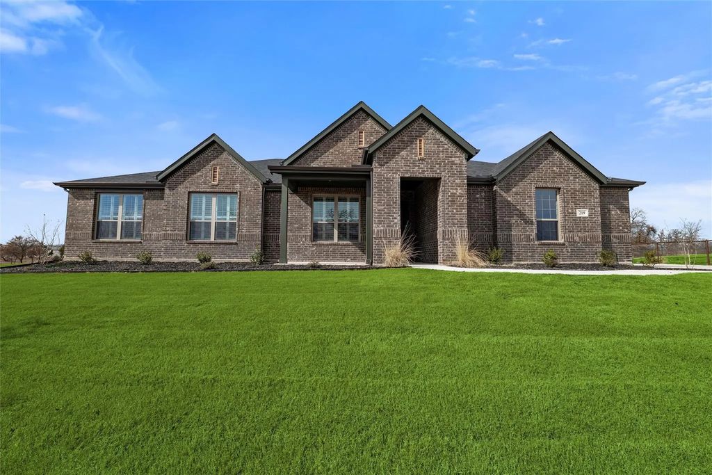 219 County Road 4690, Boyd