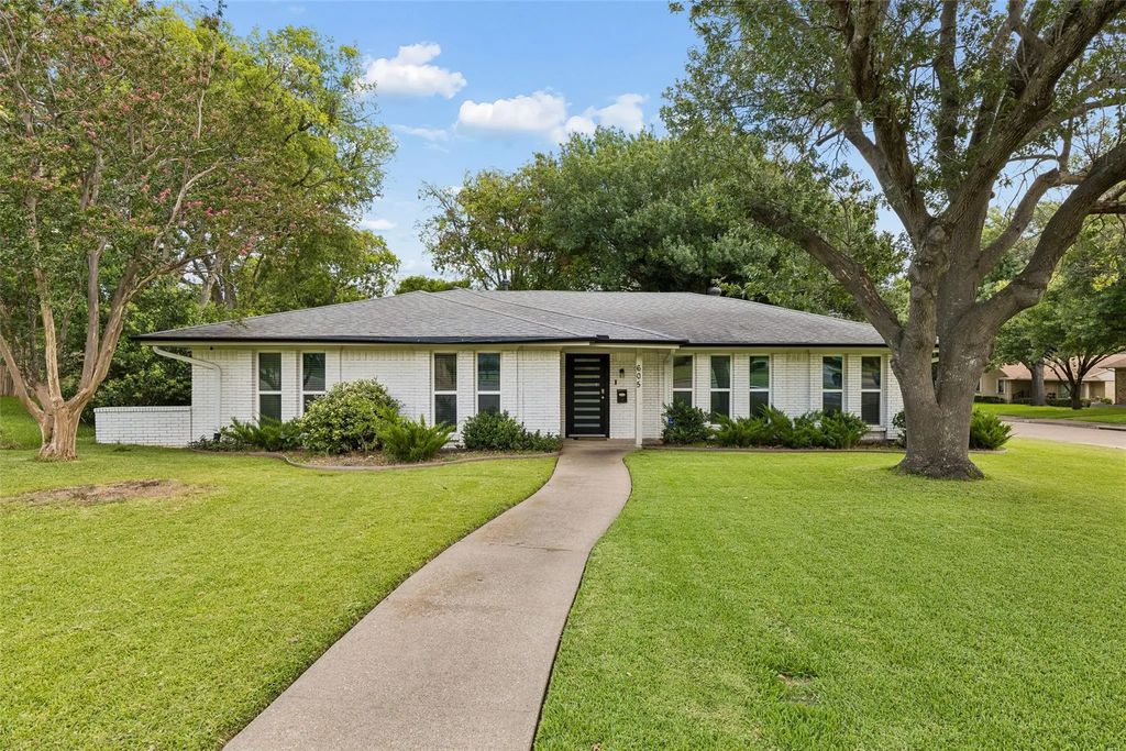 605 Meadow Heath Circle, Dallas