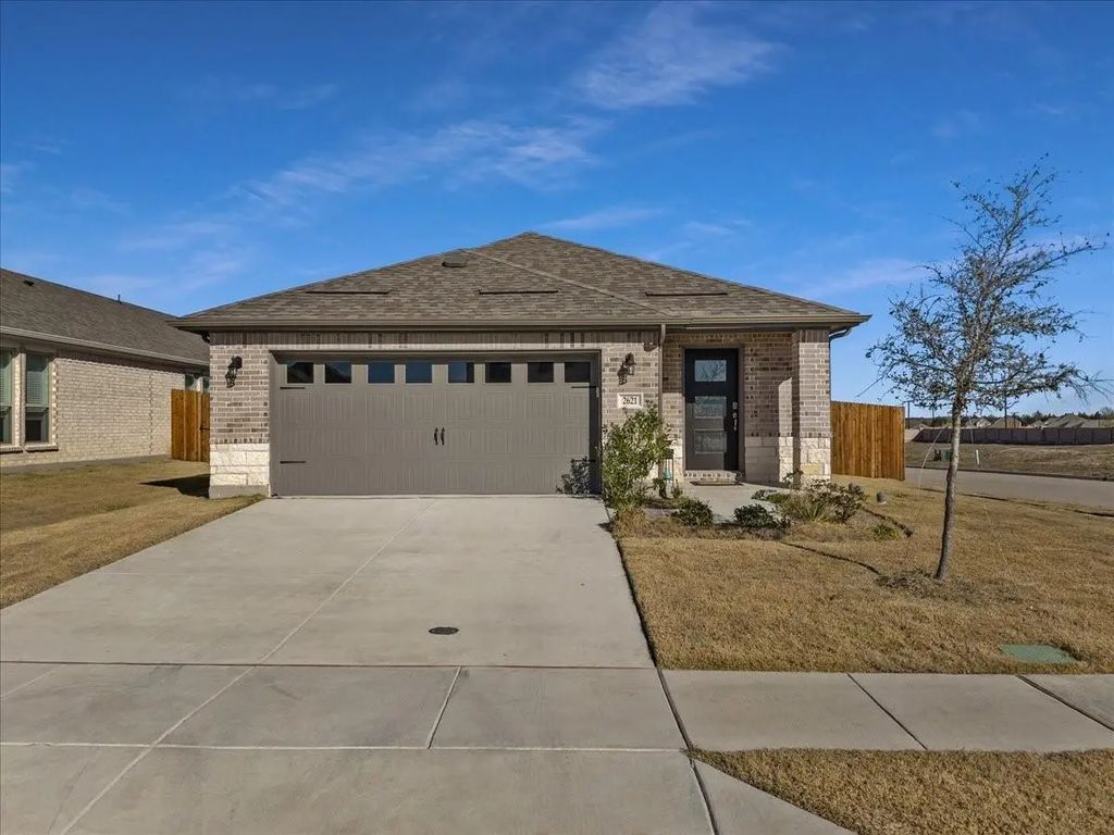 2621 Spade Street, Anna