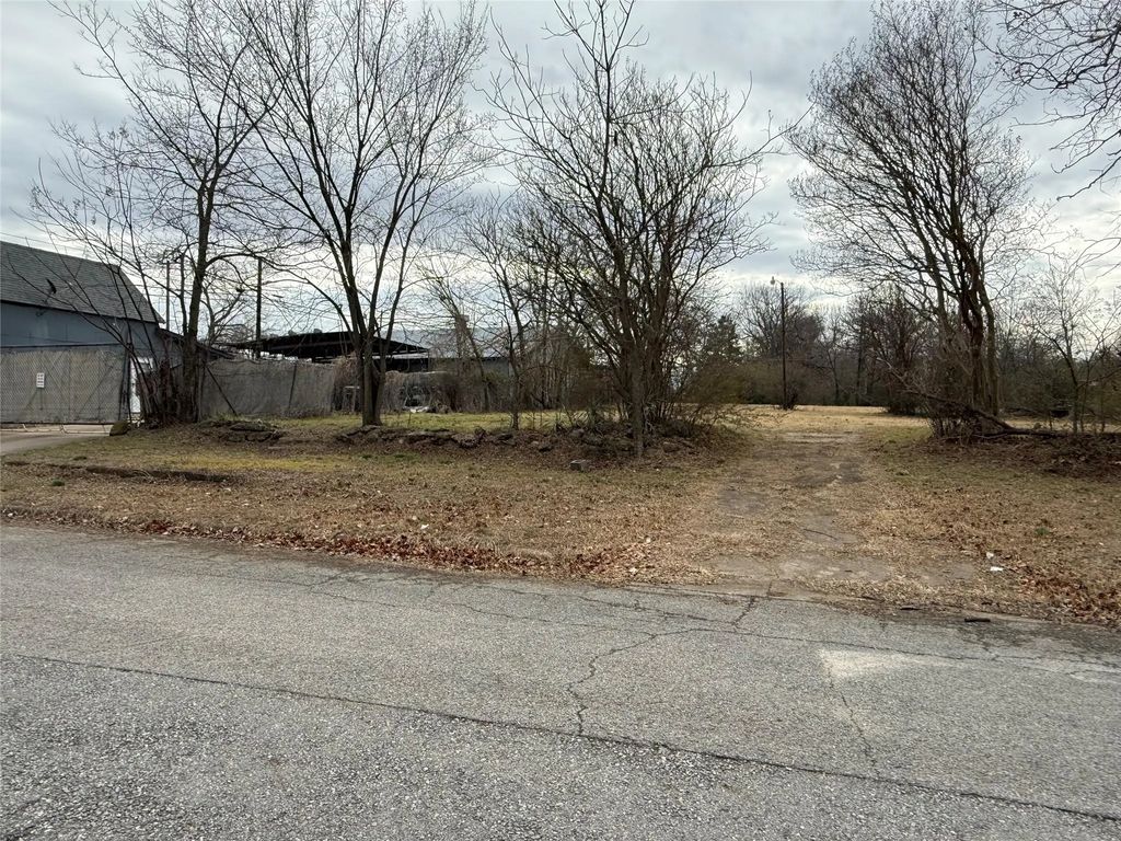 228 E Nelson Street, Denison