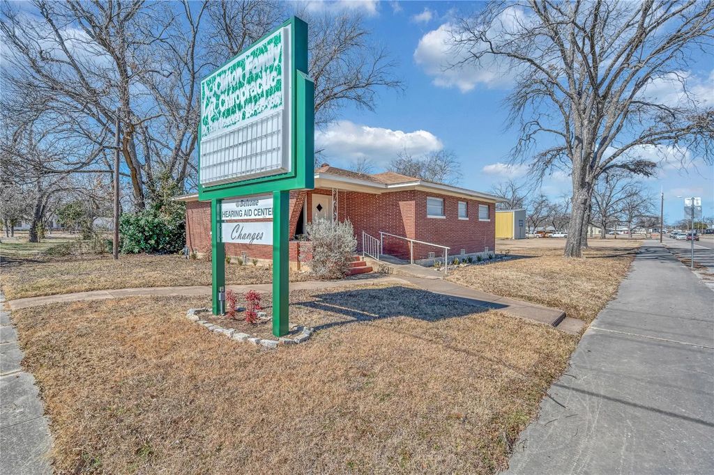 202 N Avenue G, Clifton