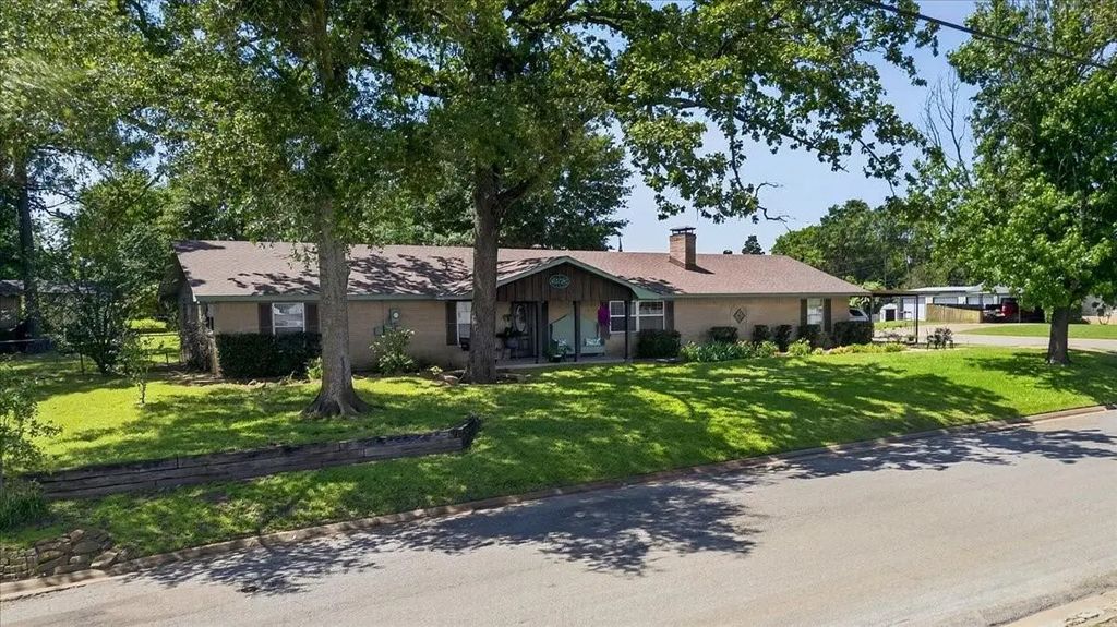 201 Colonial Circle, Athens