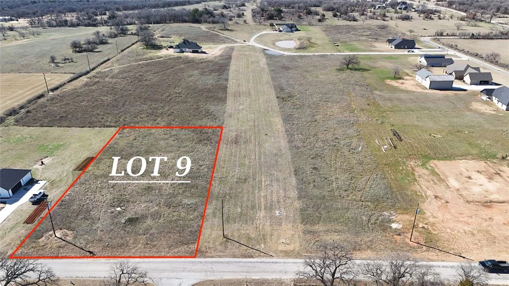 168 County Road 3420, Bridgeport