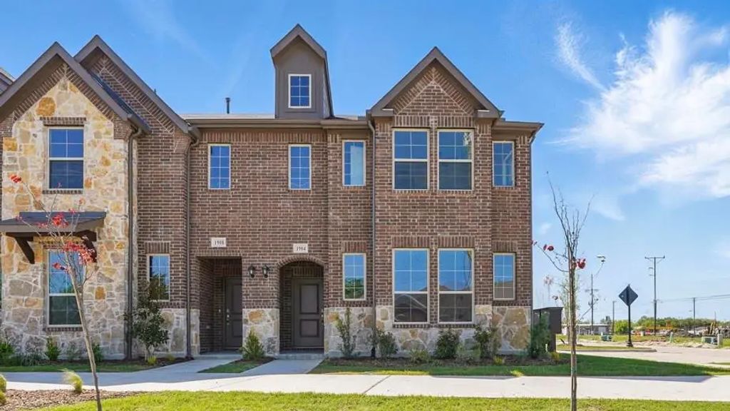 1916 Hellams Lane, Royse City