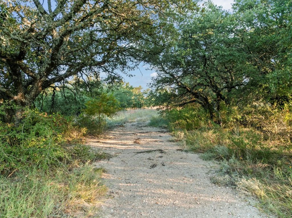 1456 Hidden Oaks Trail, Glen Rose