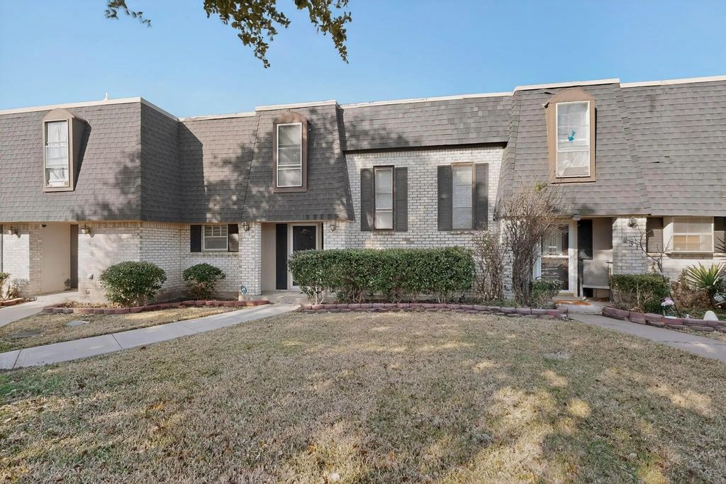 2315 Blue Sage Lane, Arlington