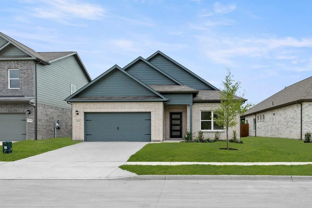 1233 Anderson Drive, Trenton