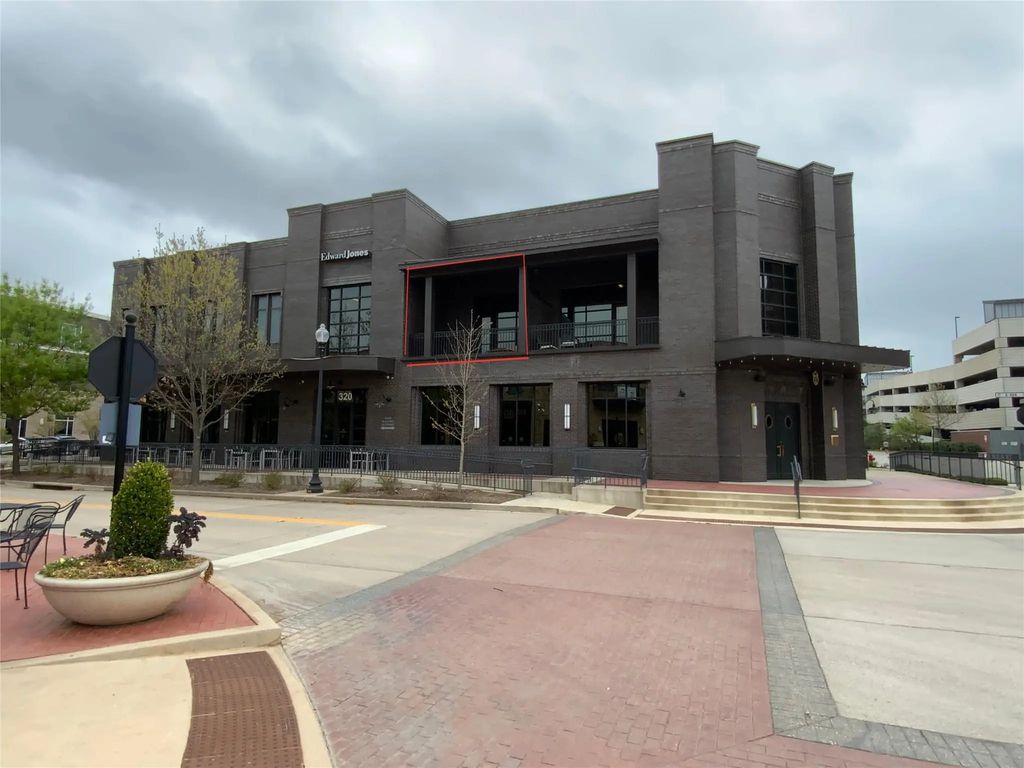 320 S Oak Street 212, Roanoke