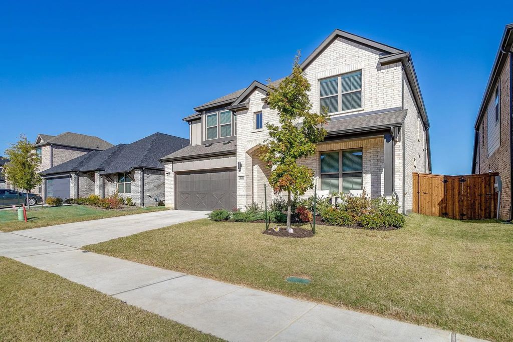 5845 Corazon Lane, Fort Worth