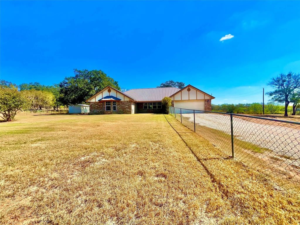 1340 N Us Hwy 281, Hamilton