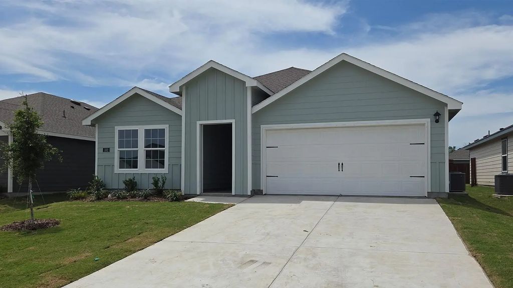 332 Whispering Pine Drive, Royse City