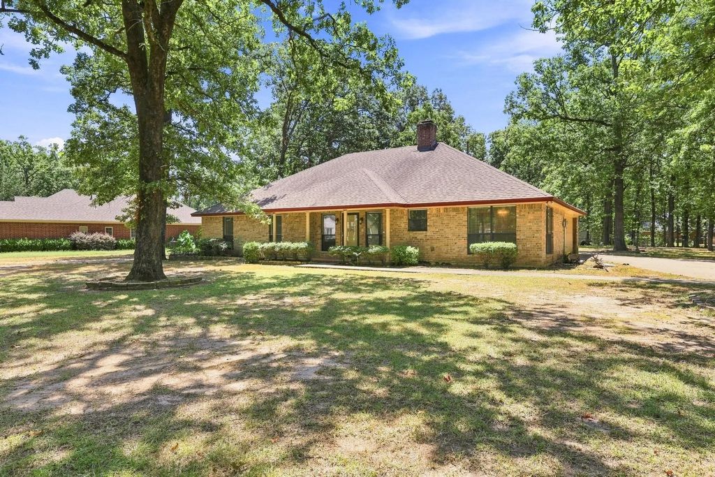 225 Red Oak Lane, Powderly