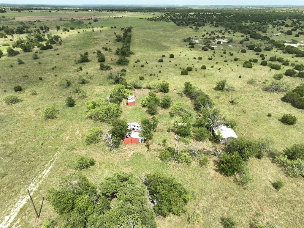 531 Fm 1744, Carlton
