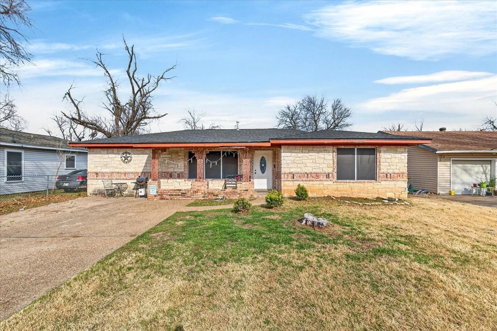 1115 Fisher Street, Bellmead
