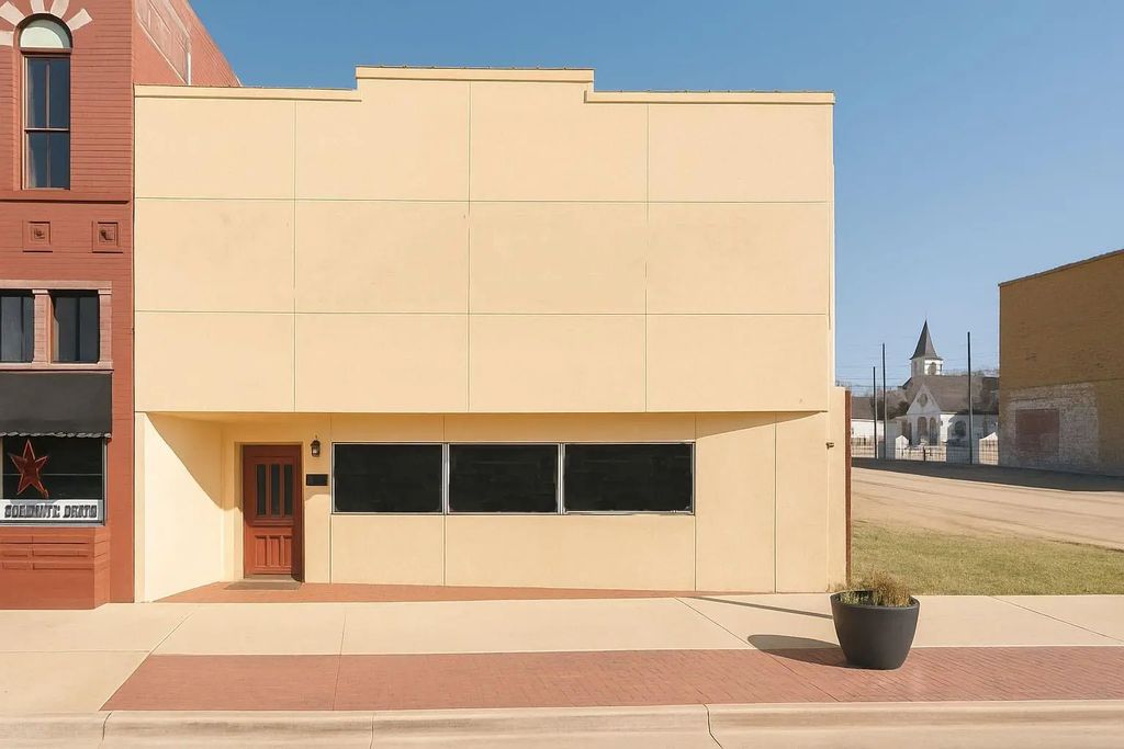 103 E Henderson. Street, Cleburne