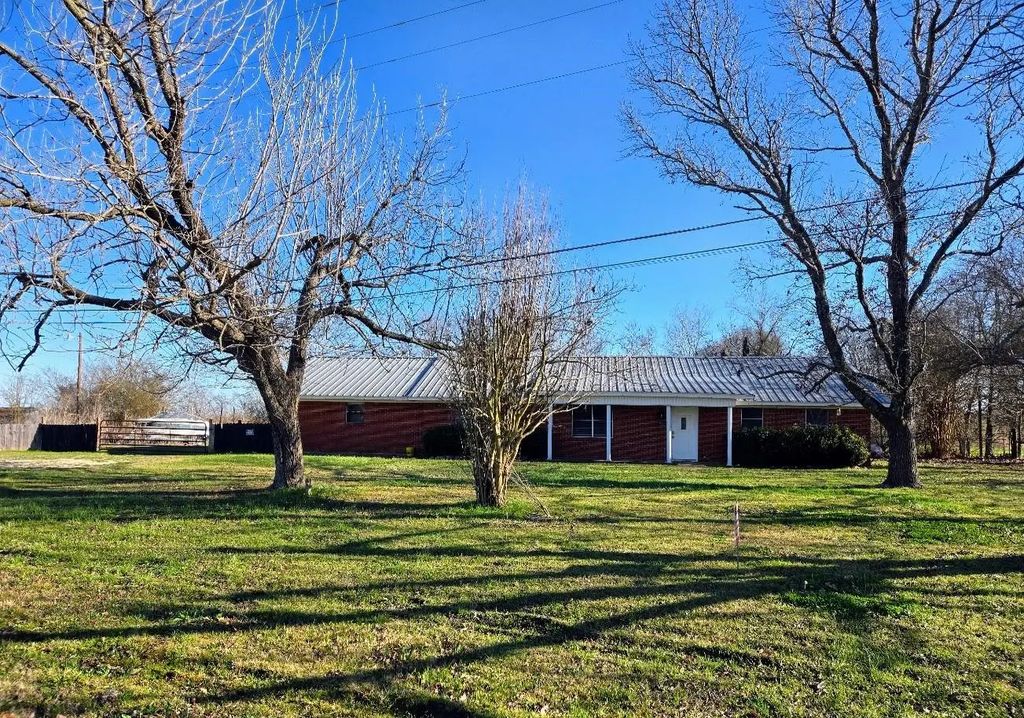 812 N Tyus Street, Groesbeck