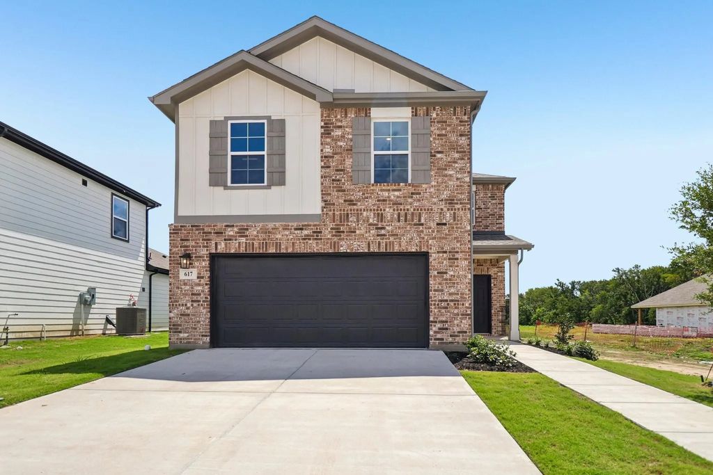 617 Teardrop Court, Royse City