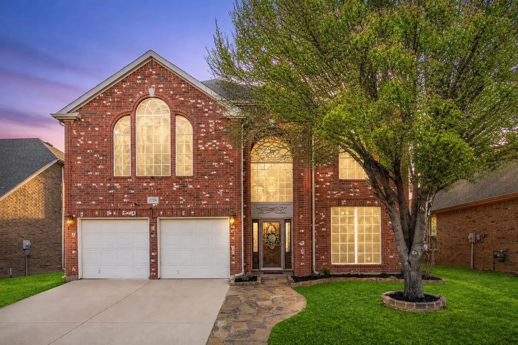 2724 Maple Creek Drive, Fort Worth