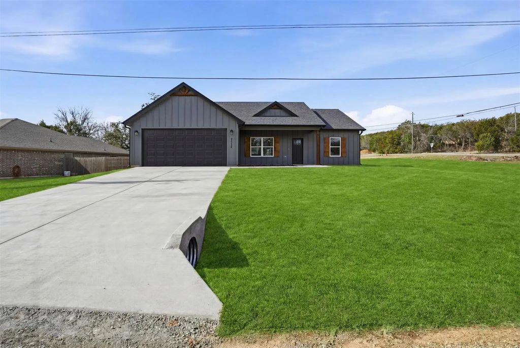 4300 Lucero Drive, Granbury