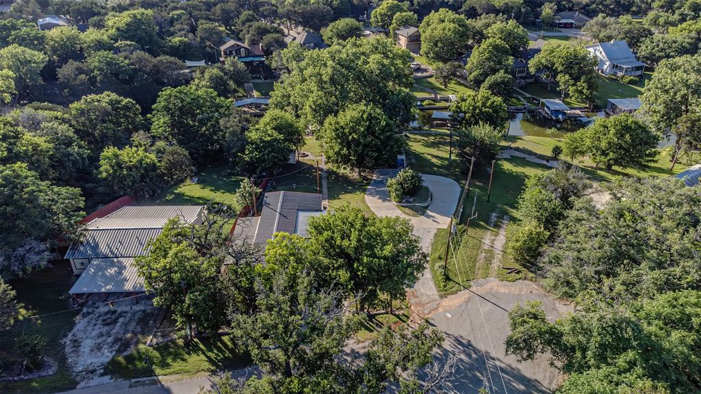 3817 Horseshoe Trail, Granbury