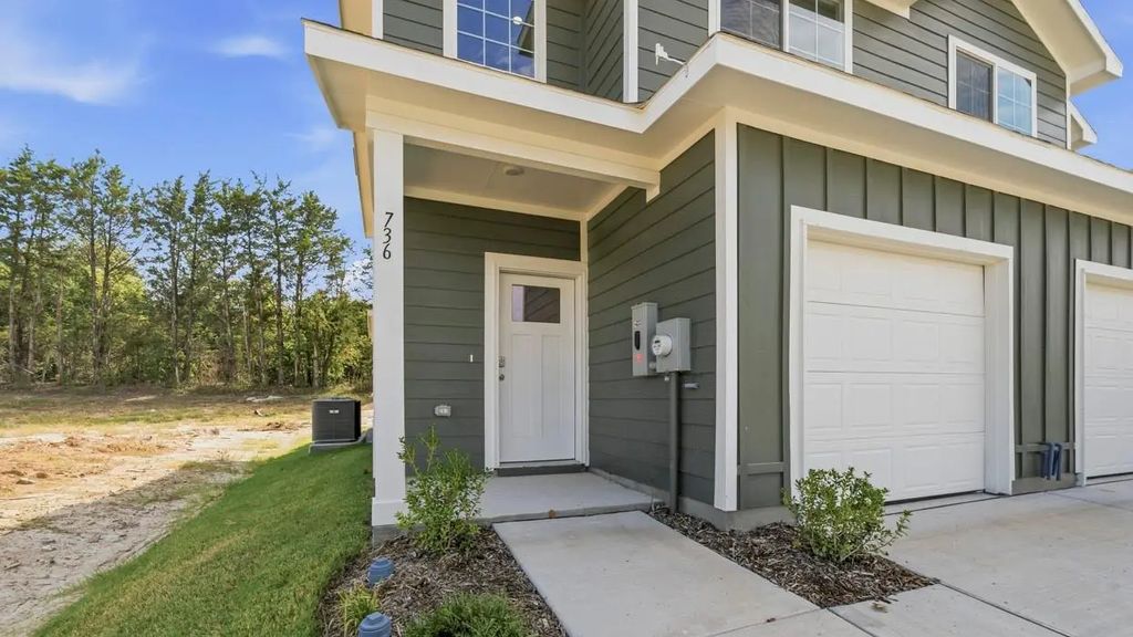 736 Stonewood Drive, Sulphur Springs