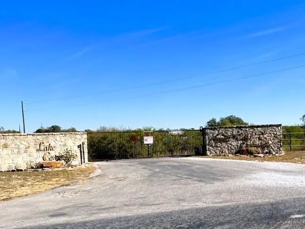 120 Blue Heron Court, Comanche