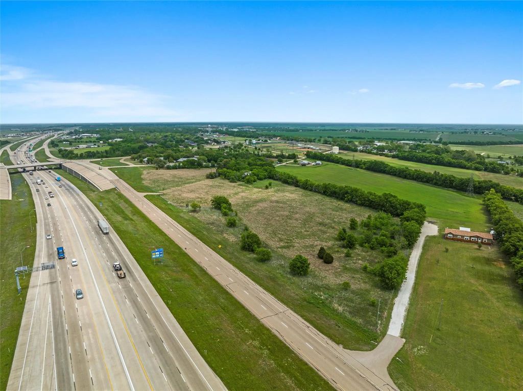 20694 N Interstate 35, West