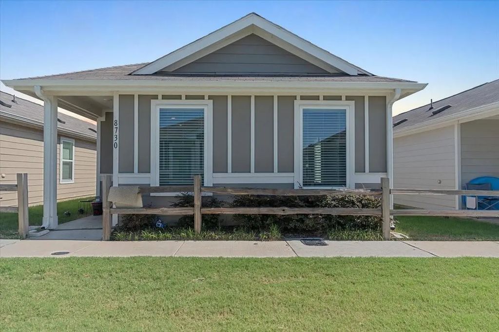 8730 Texas Risinger Drive, Fort Worth
